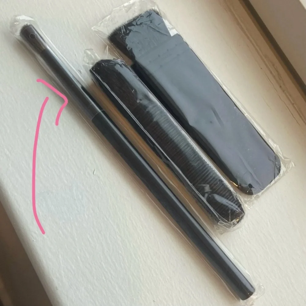 Nars Brush #42 Blending Eyeshadow Brush - NWT in Box